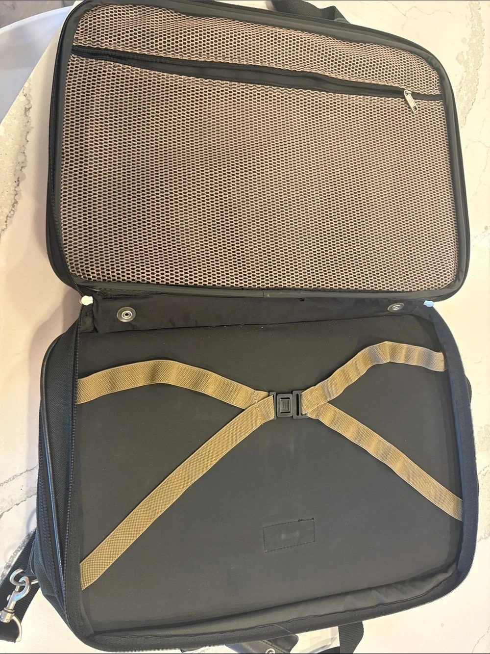 Samsonite dark green carry on Briefcase with Adjustable Strap 20 by 13 by